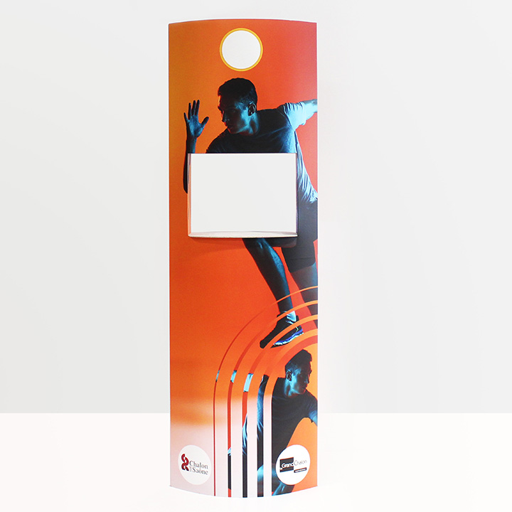 PLV Totem - Smilepack.fr fabricant concepteur de supports PLV et ILV en carton